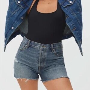 Everlane Relaxed 90's Denim Shorts in
Deep Indigo - size 24